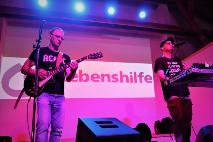 Mitarbeiterfest – Zwei-Mann-Band sorgt für Stimmung