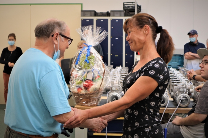 auch die pädagogische Leiterin, Frau Wiese, sagt herzlich Tschüss